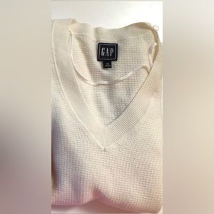1 GAP Sweater good used condition 💖